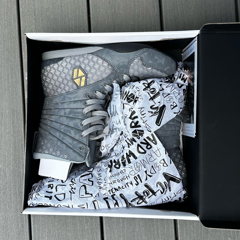 Gray High-Top Wrestling Style Sneakers with Gold Accent